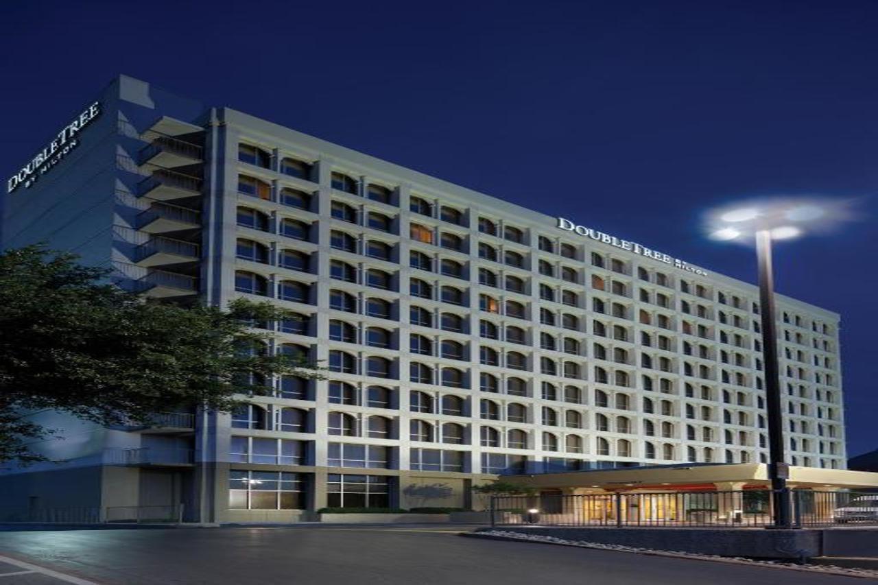 Doubletree By Hilton Dallas Market Center Extérieur photo