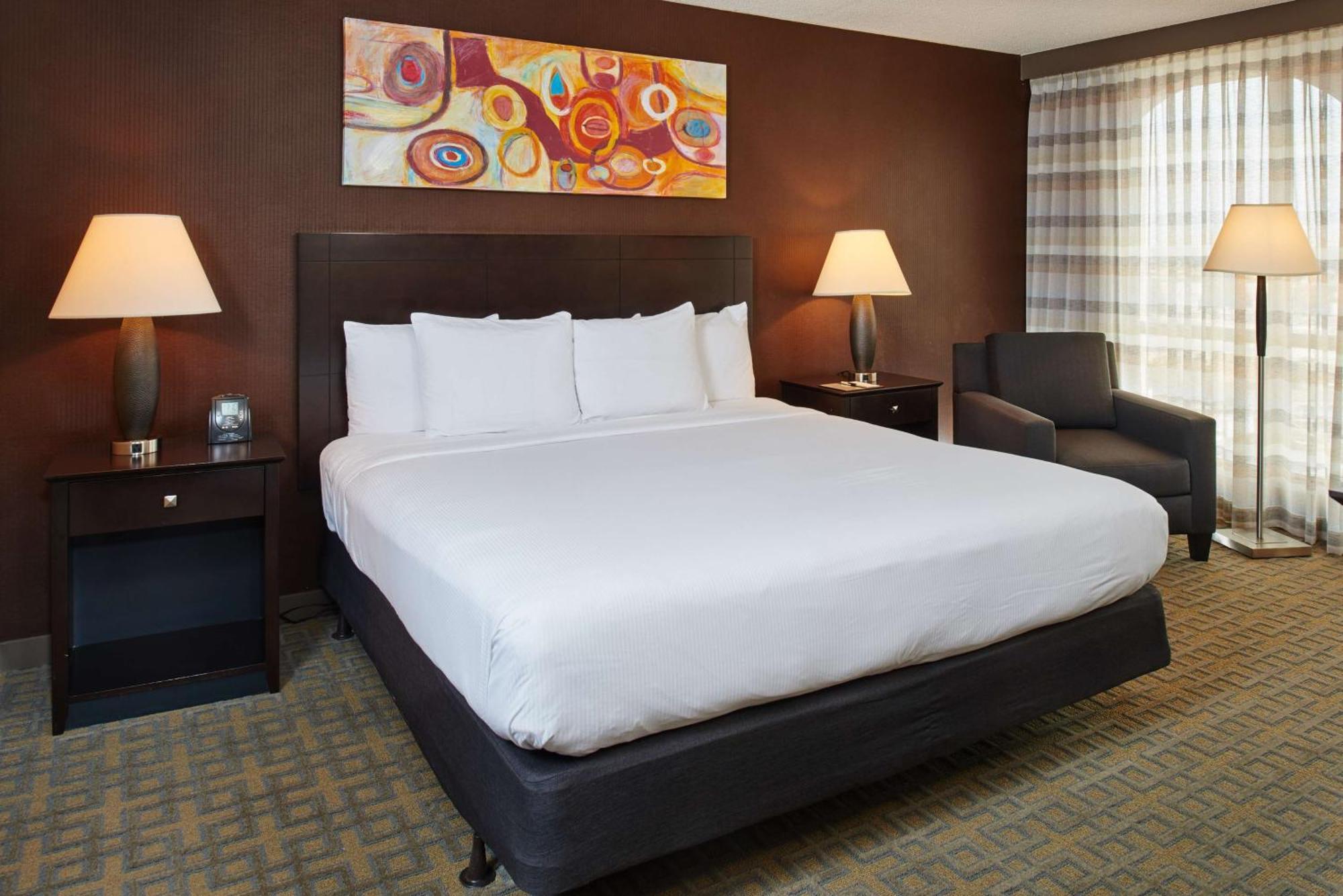 Doubletree By Hilton Dallas Market Center Extérieur photo