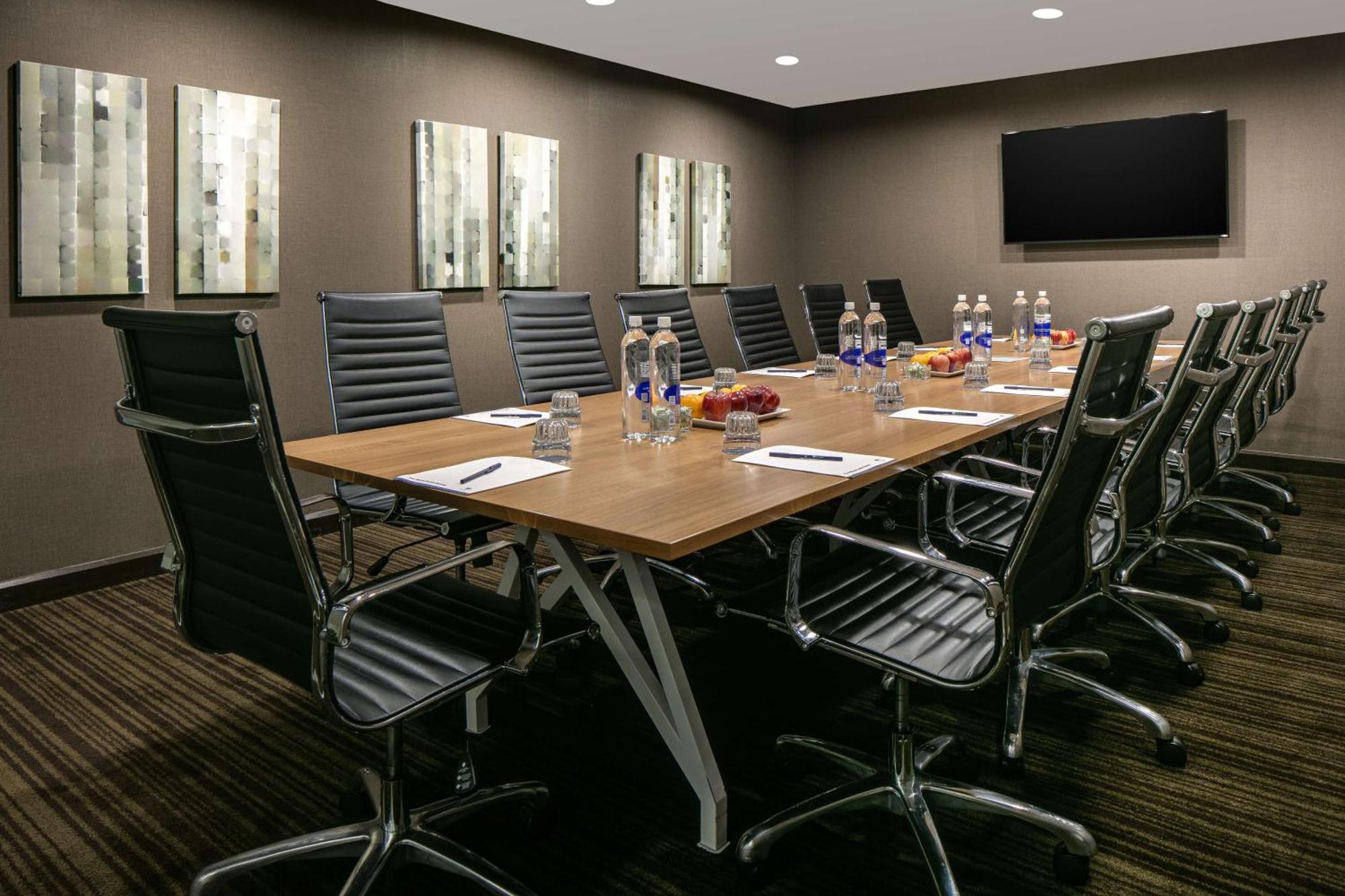 Doubletree By Hilton Dallas Market Center Extérieur photo