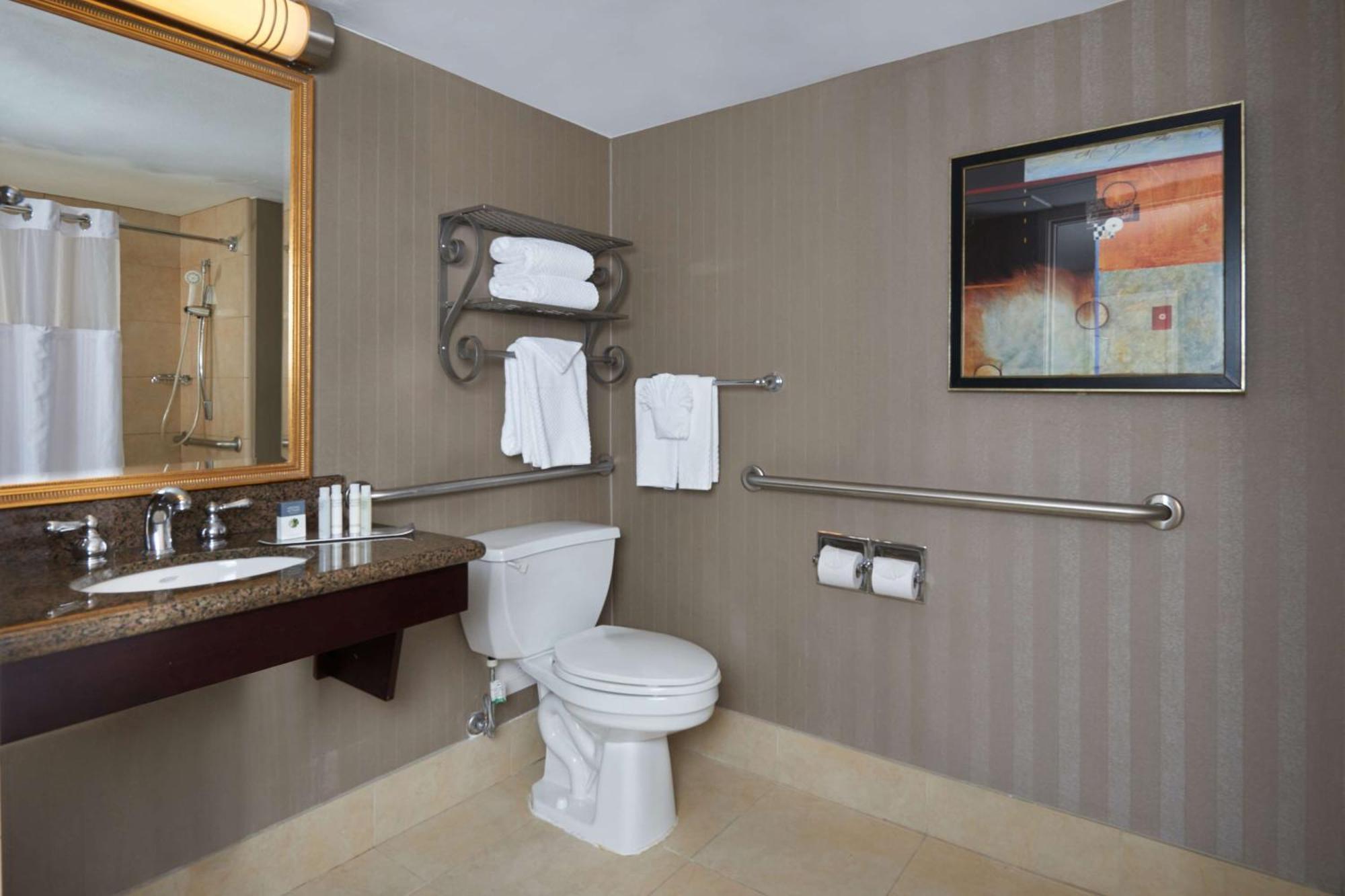 Doubletree By Hilton Dallas Market Center Extérieur photo