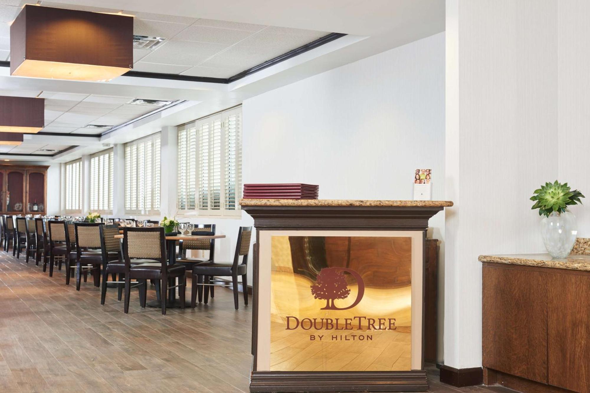Doubletree By Hilton Dallas Market Center Extérieur photo