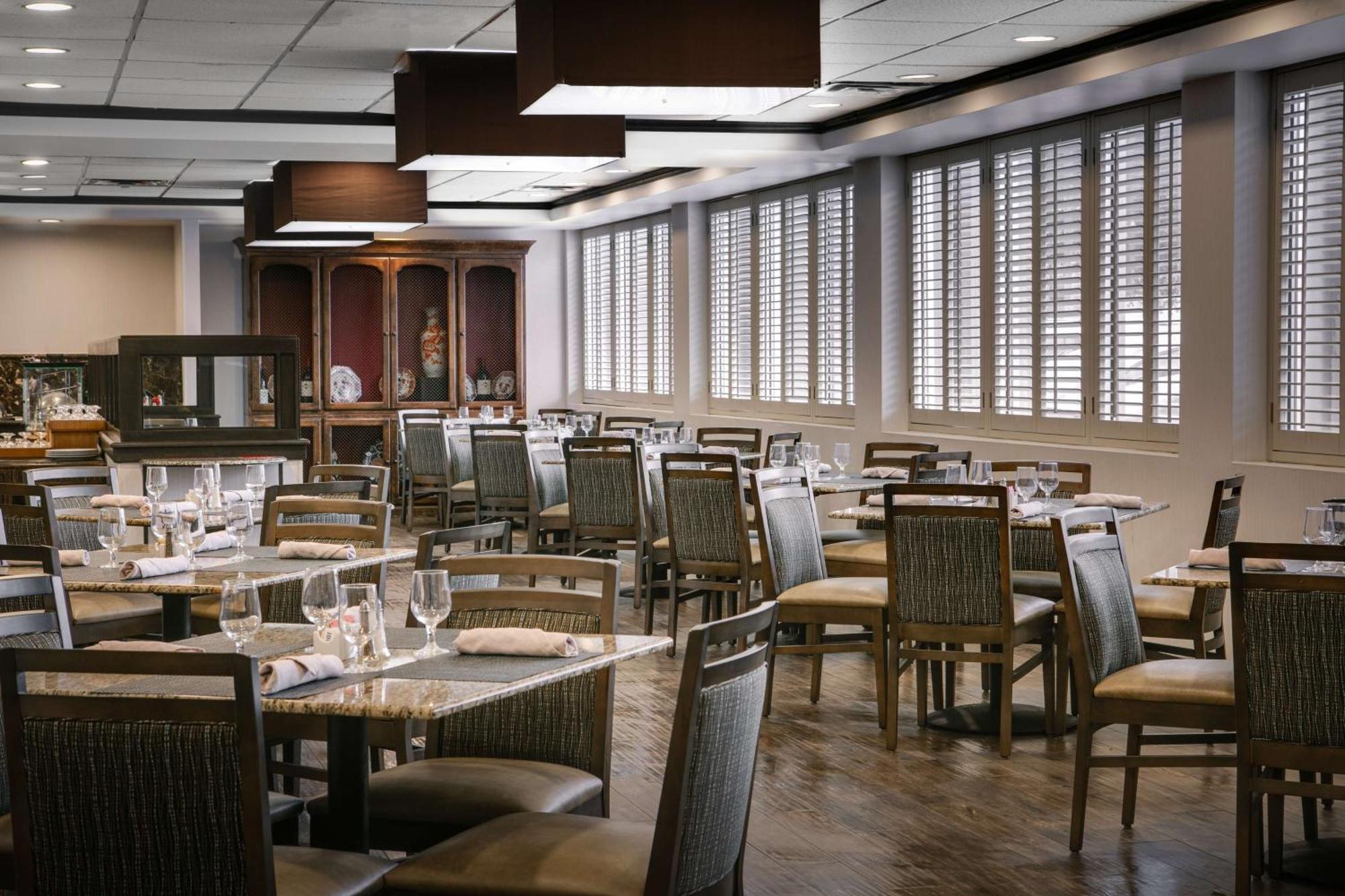 Doubletree By Hilton Dallas Market Center Extérieur photo