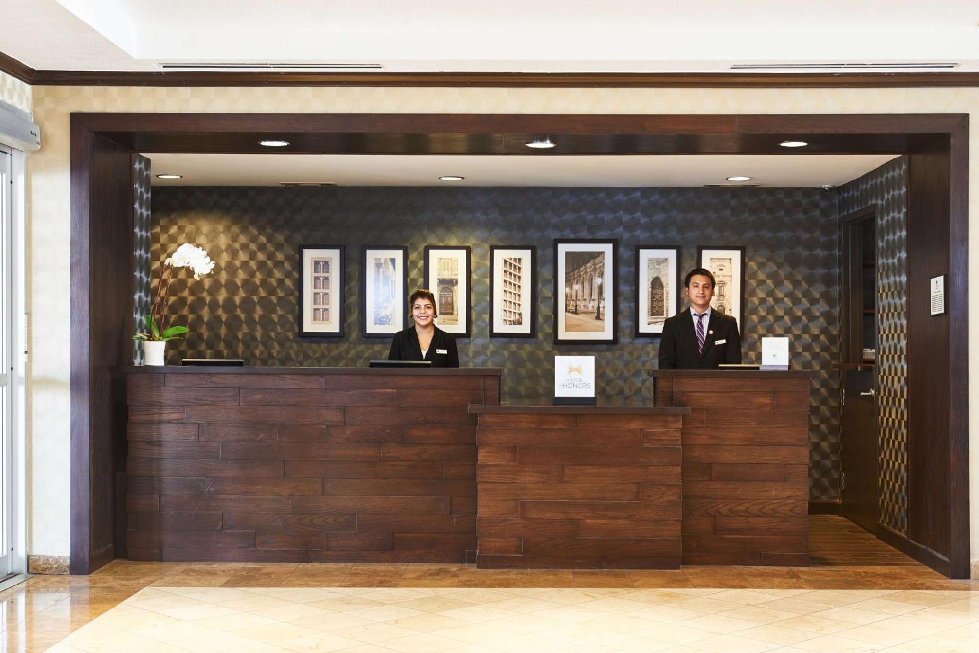 Doubletree By Hilton Dallas Market Center Extérieur photo