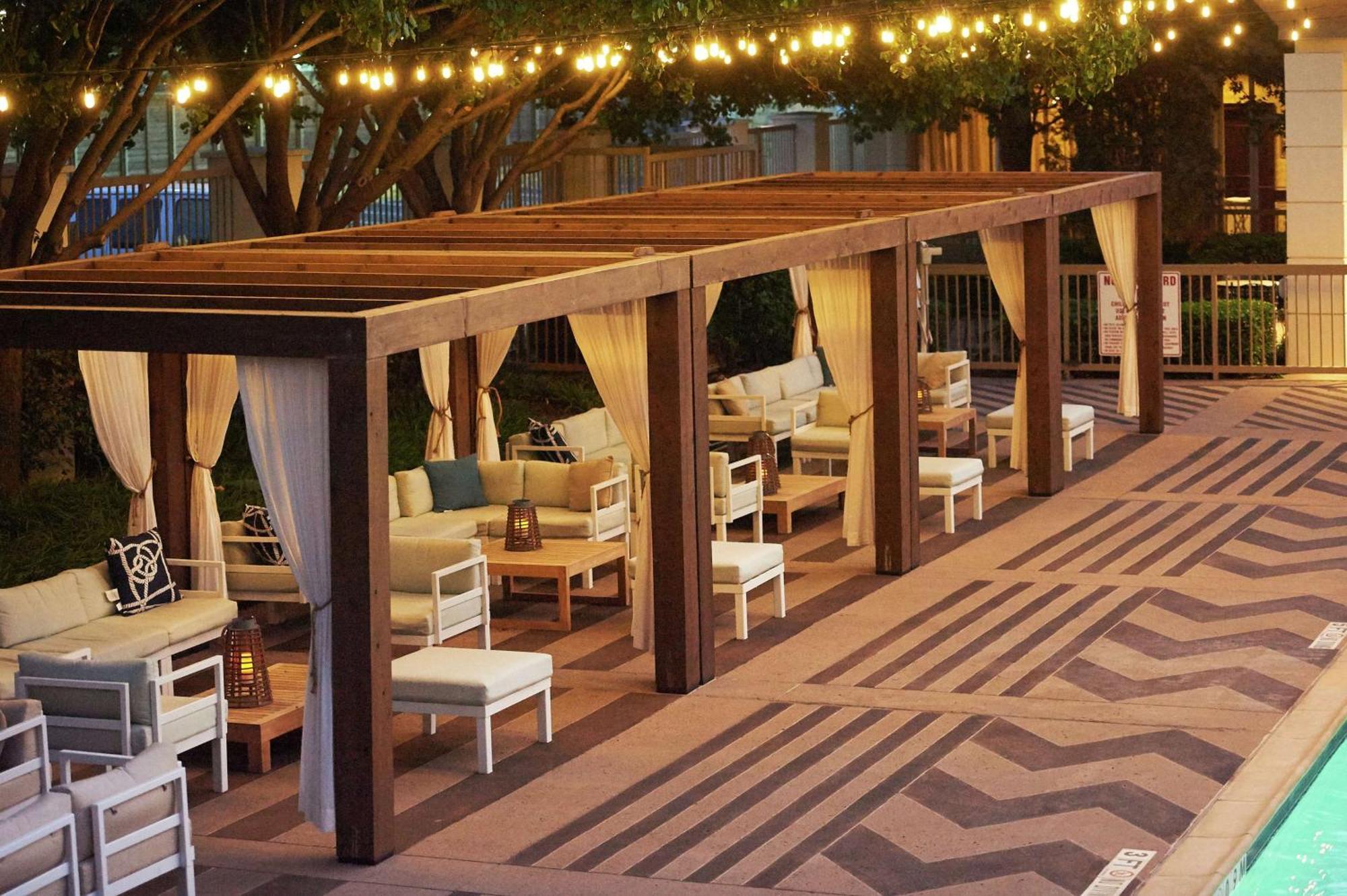 Doubletree By Hilton Dallas Market Center Extérieur photo