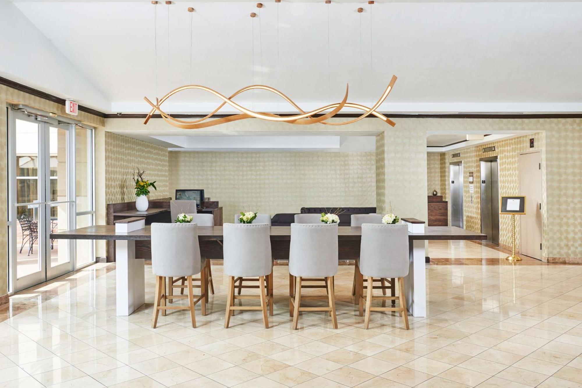 Doubletree By Hilton Dallas Market Center Extérieur photo