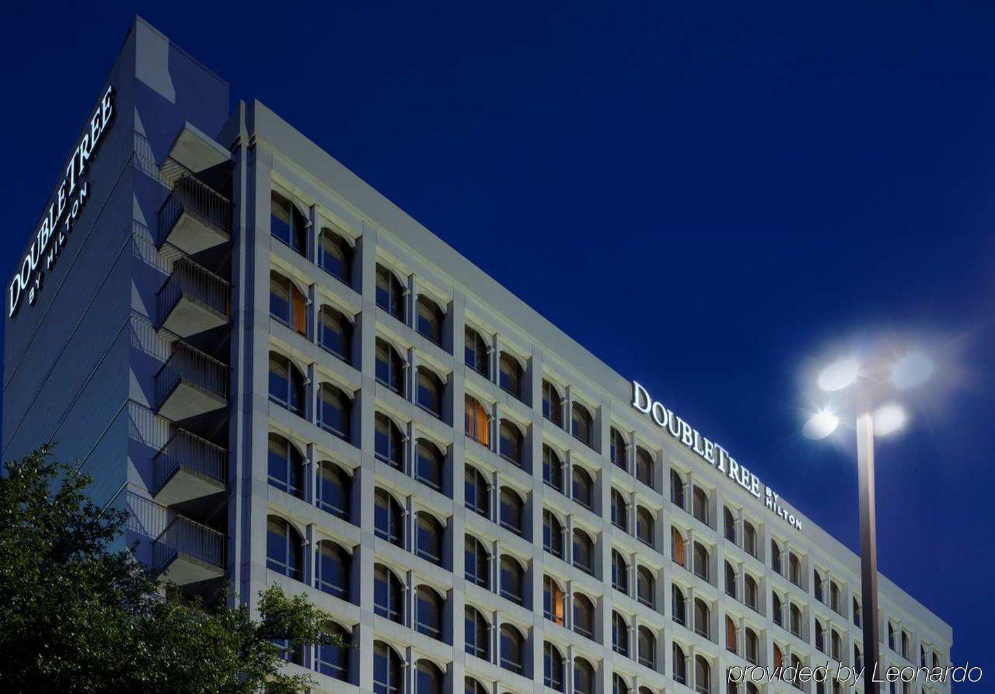 Doubletree By Hilton Dallas Market Center Extérieur photo