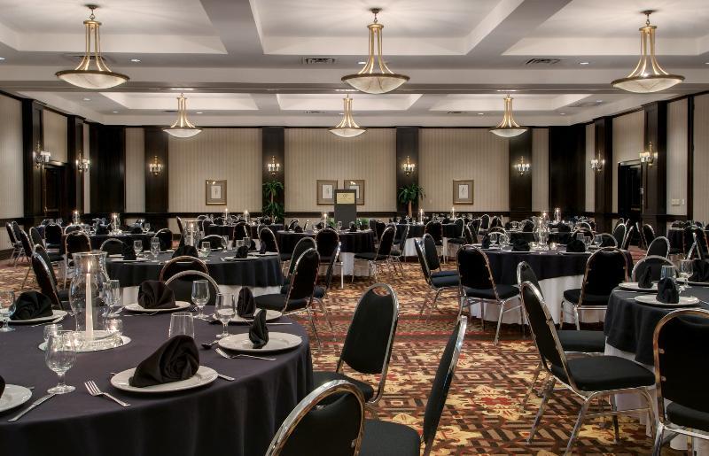 Doubletree By Hilton Dallas Market Center Extérieur photo